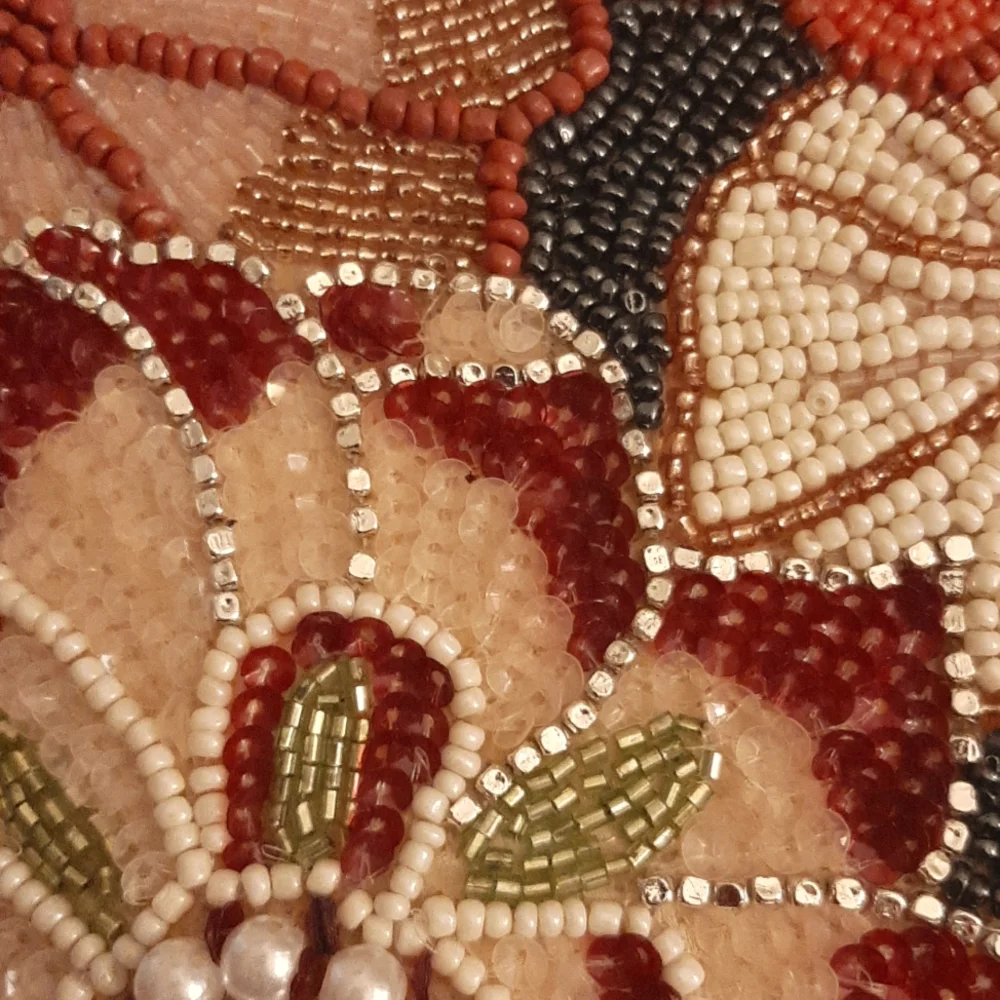 3' HEAVILY BEADED TABLE RUNNER PIER 1 EMBELLISHED TABLE RUNNER